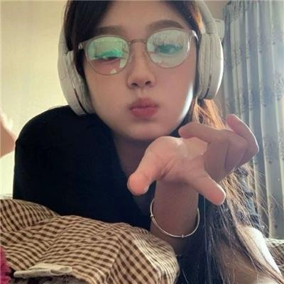 拉．拉